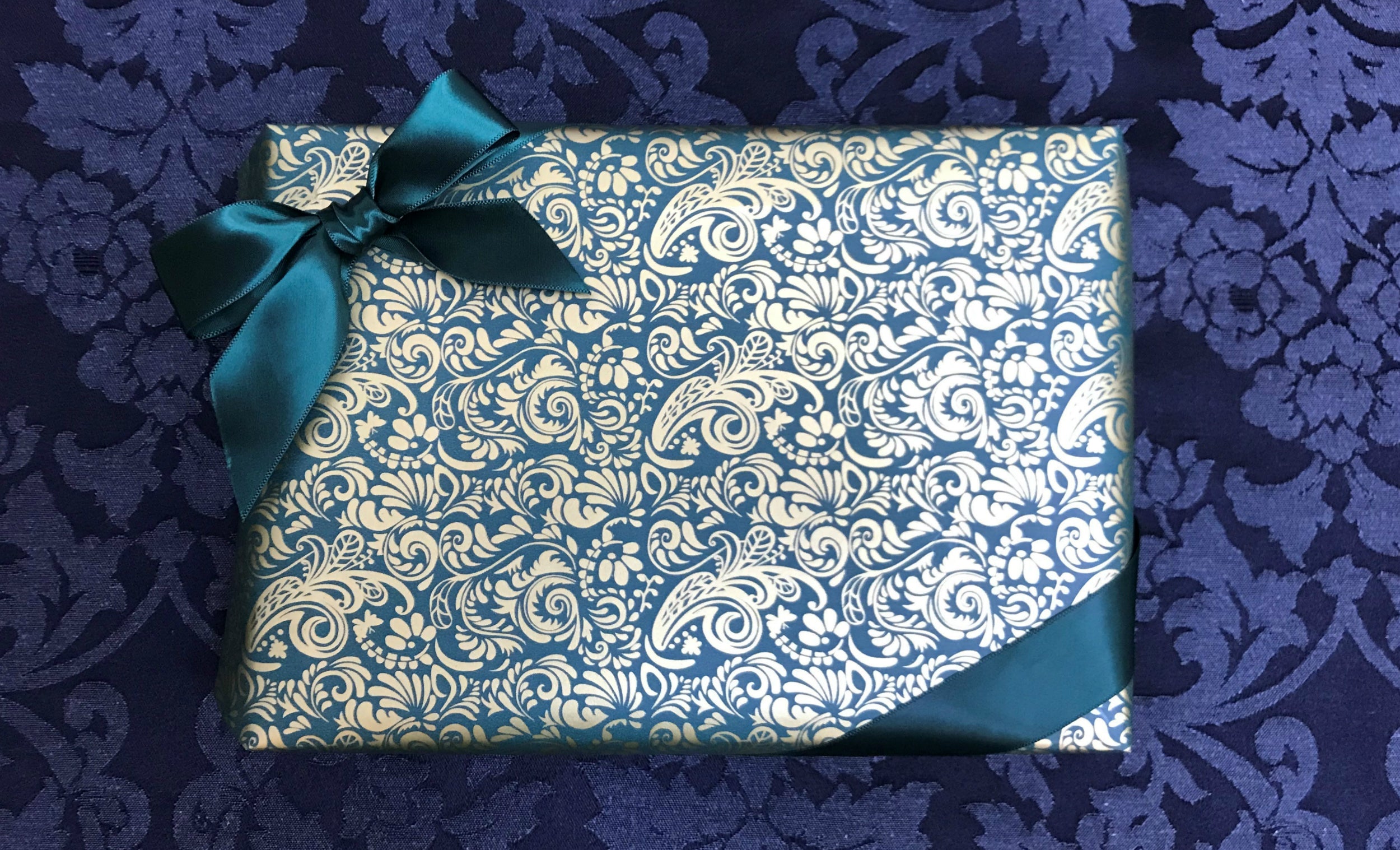 Green & Gold Gift Wrap