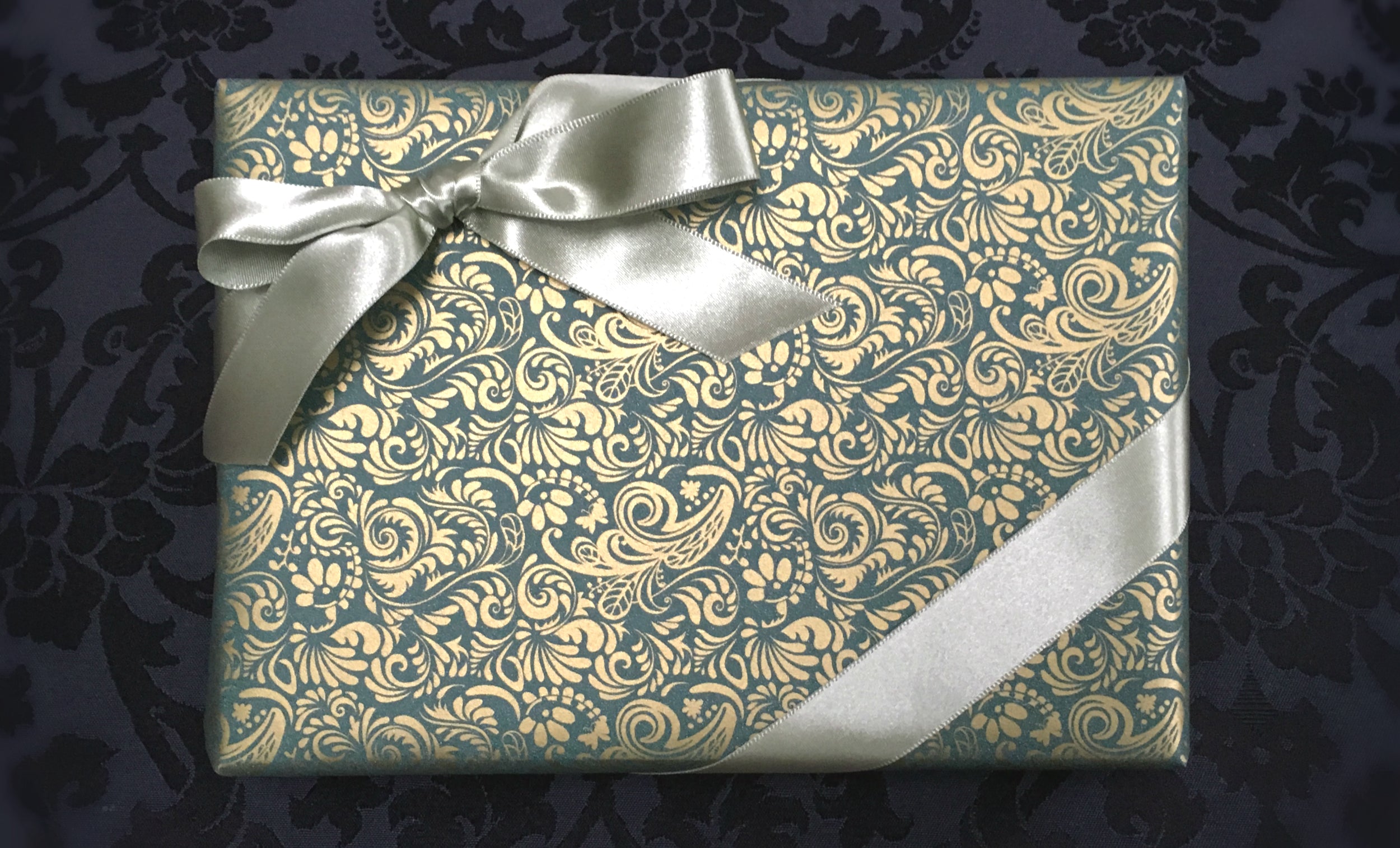 Green & Gold Gift Wrap