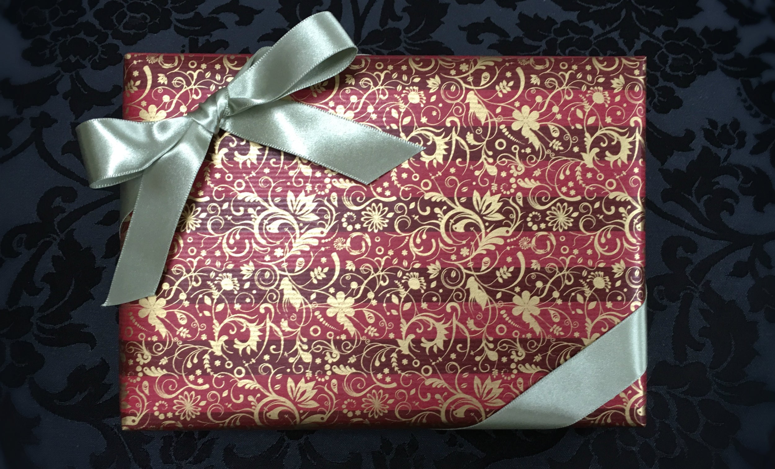 Red & Gold Gift Wrap